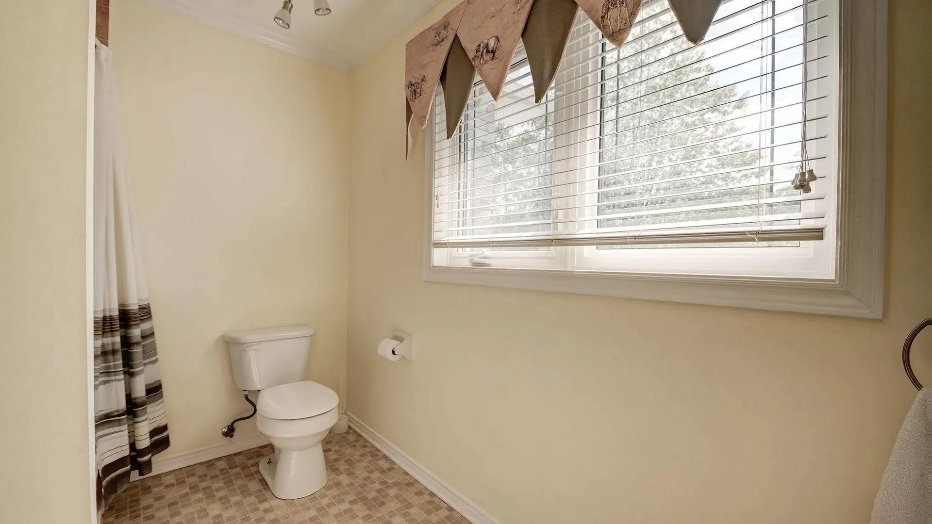فندق High Trees Bed & Breakfast أوتاوا